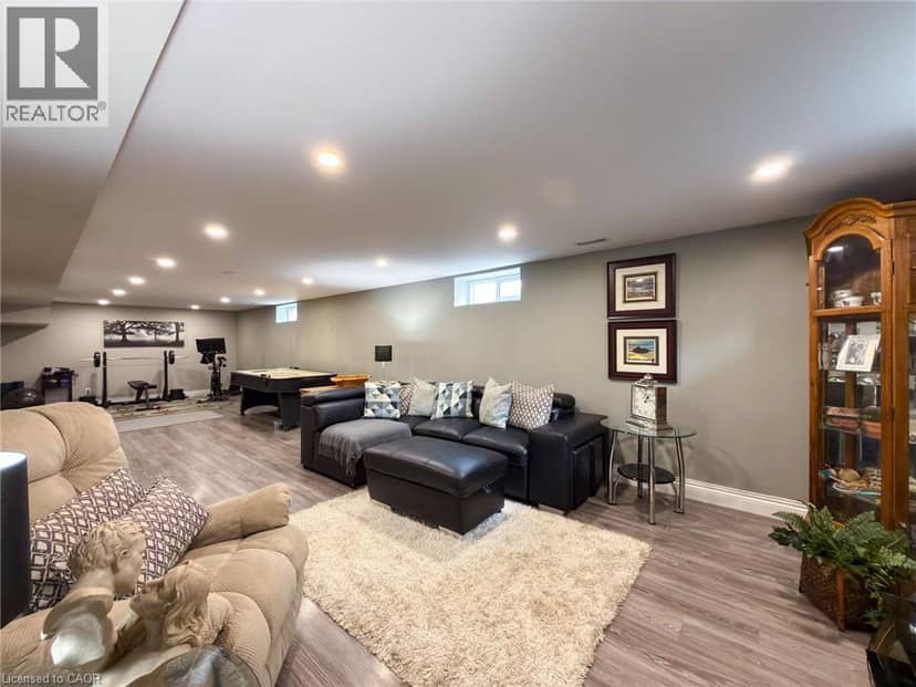8 RUTHERFORD Street — photo 30 of 40