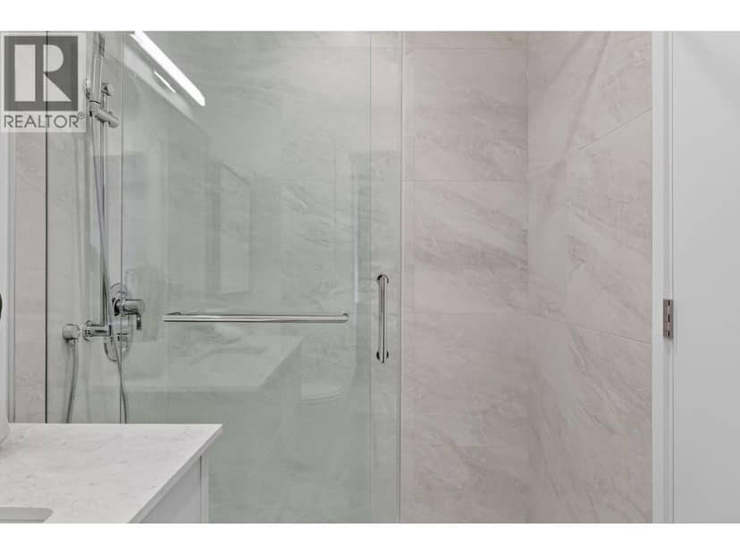 3340 Lakeshore Road Unit# 803 — photo 17 of 40