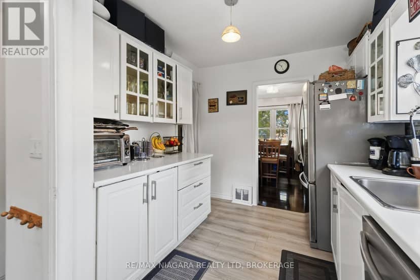 4 Walker Avenue — photo 13 of 35