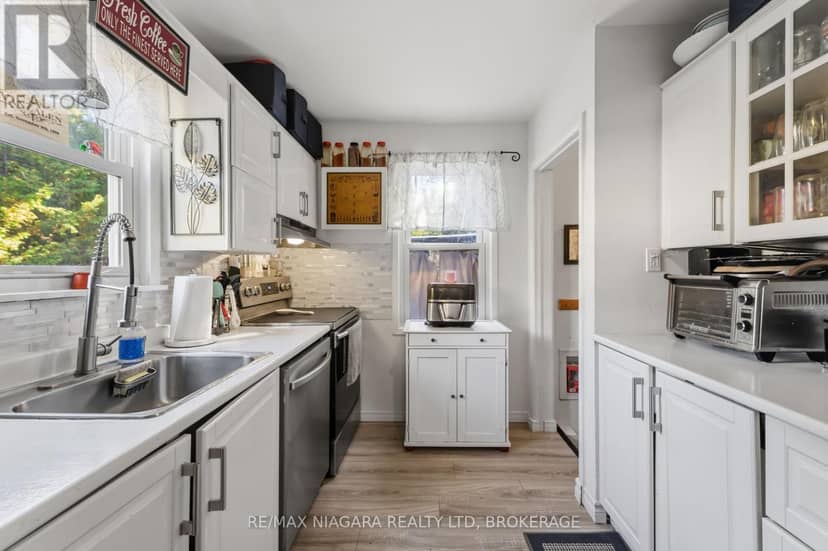 4 Walker Avenue — photo 14 of 35