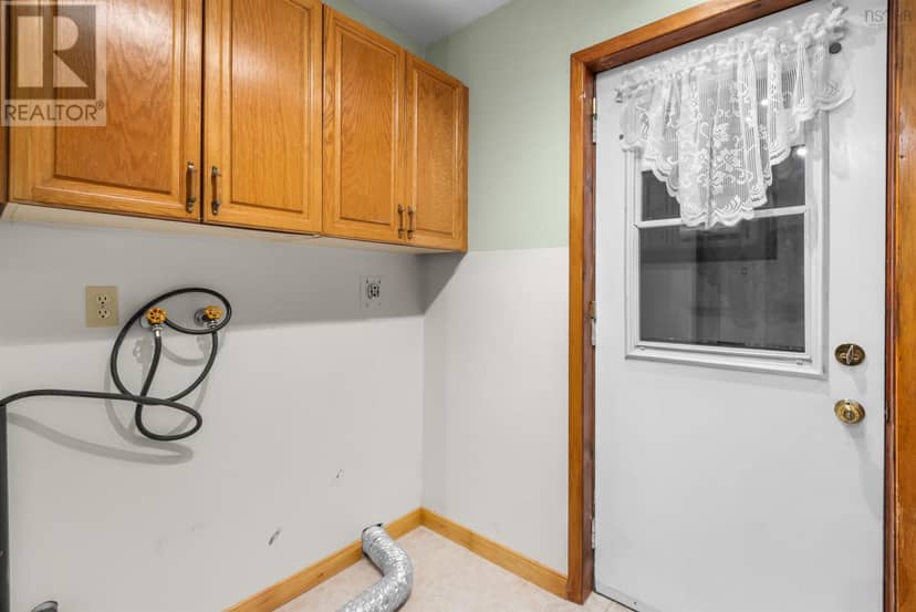32 Kipawa Crescent — photo 14 of 34