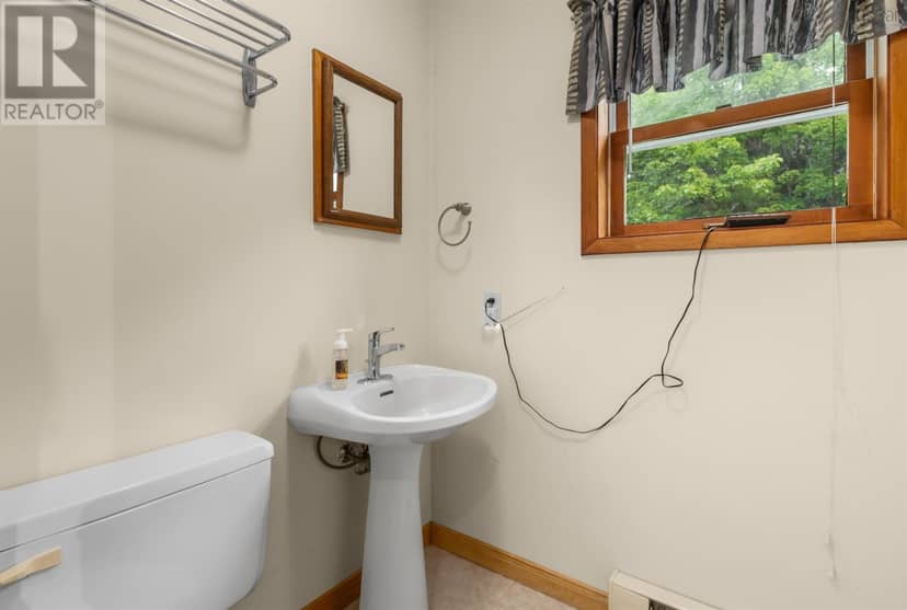 32 Kipawa Crescent — photo 15 of 34