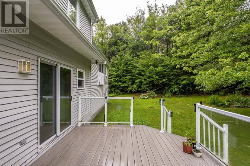 32 Kipawa Crescent — photo 26 of 34