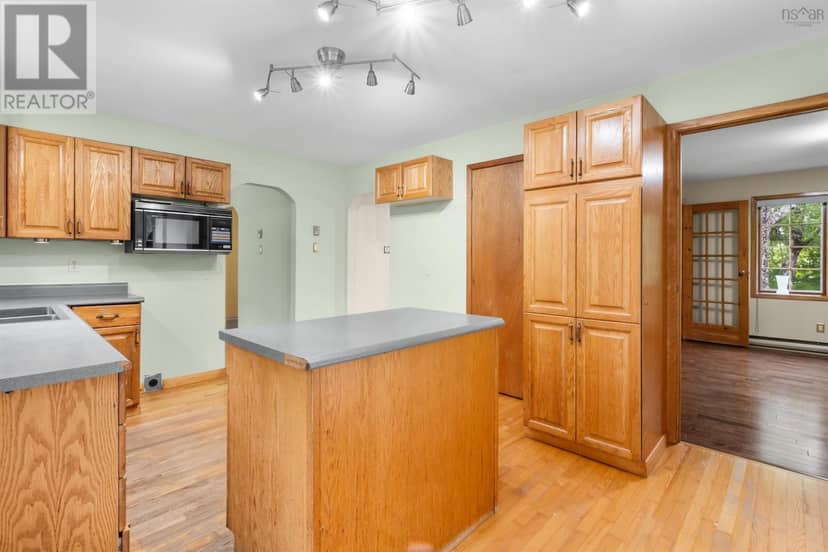 32 Kipawa Crescent — photo 8 of 34