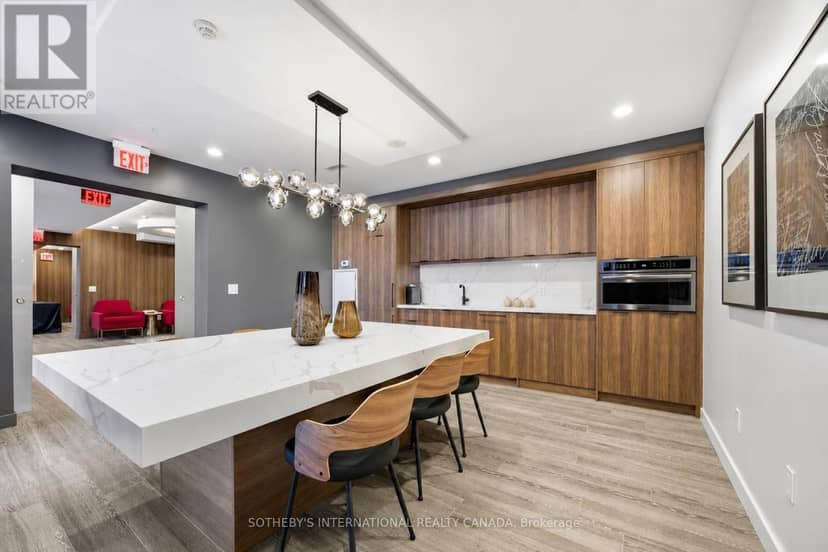 706 - 105 George Street — photo 32 of 40