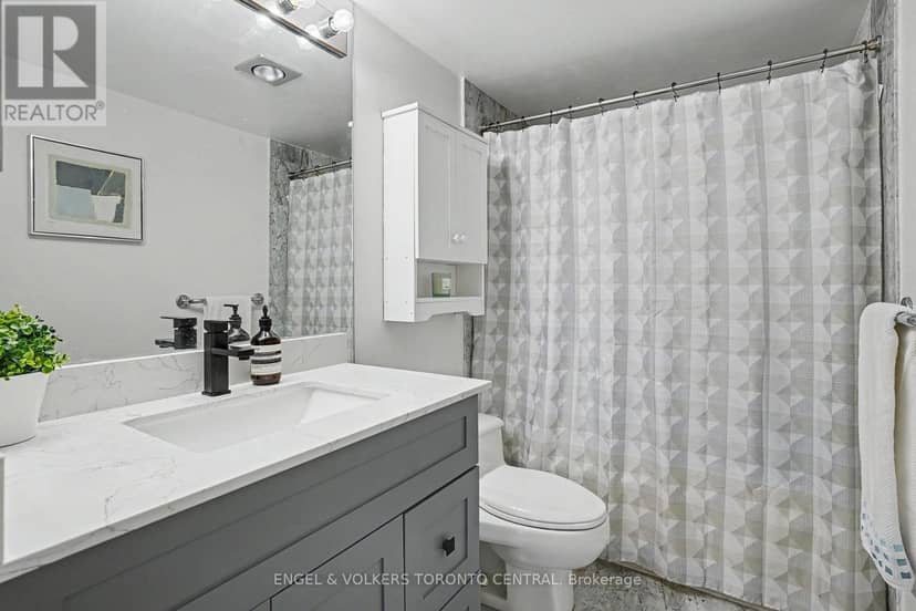 601 - 7 Broadway Avenue — photo 13 of 17