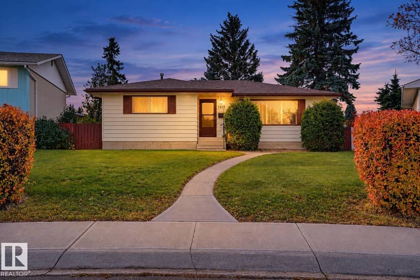 7319 150 AV NW, Edmonton