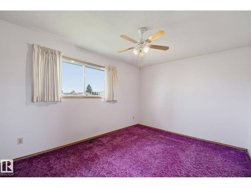 7319 150 AV NW — photo 14 of 40