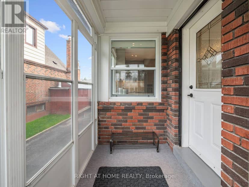 49 Amsterdam Avenue, Toronto, photo 2