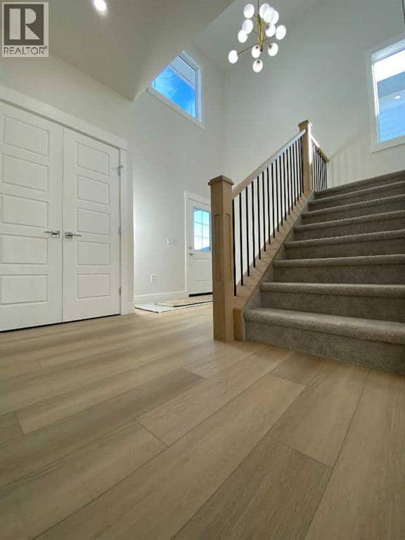 707 Mandalay Avenue NW, Carstairs, photo 3