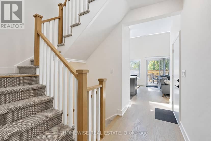 33 Ruby Crescent — photo 11 of 40