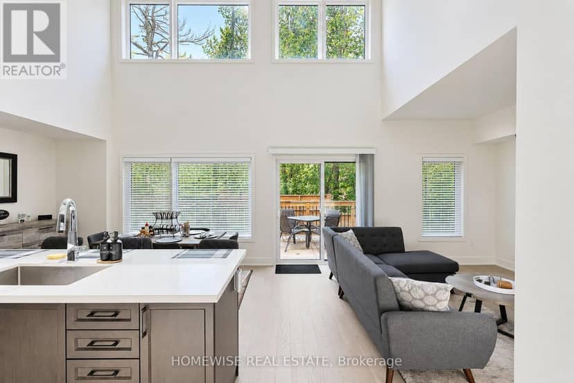 33 Ruby Crescent — photo 12 of 40