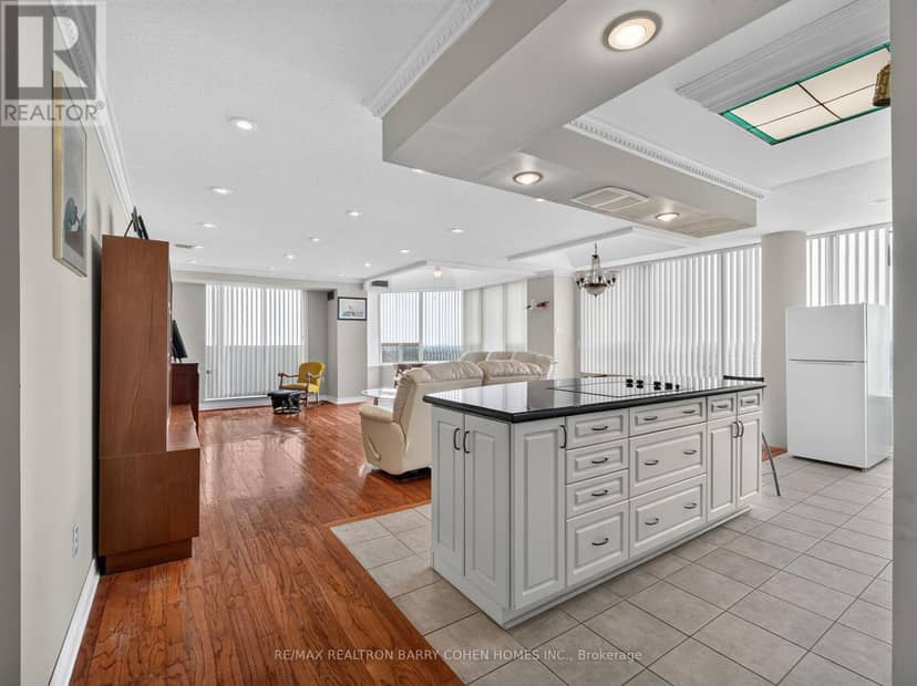 2009 - 700 Constellation Drive, Mississauga, photo 2