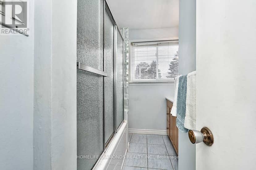 35 Edenborough Drive — photo 17 of 21