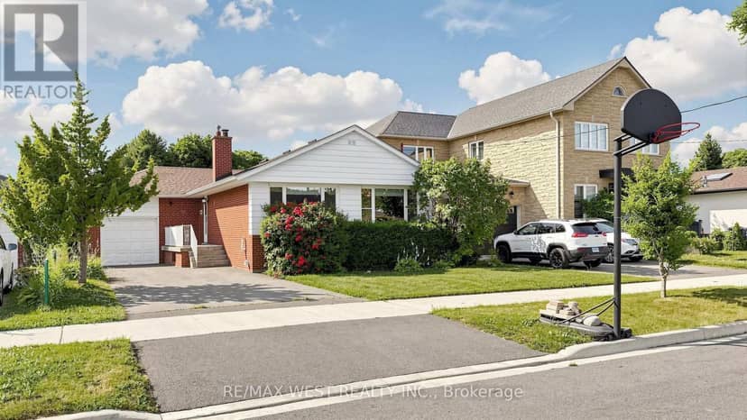 32 Allonsius Drive, Toronto, photo 2