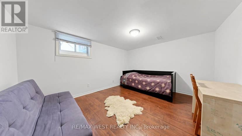 32 Allonsius Drive — photo 31 of 40