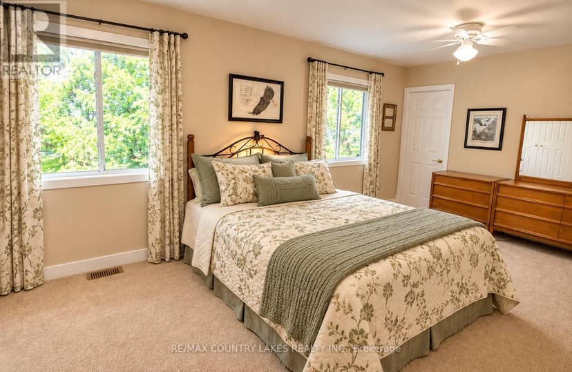 27 Hillcrest Avenue — photo 19 of 40
