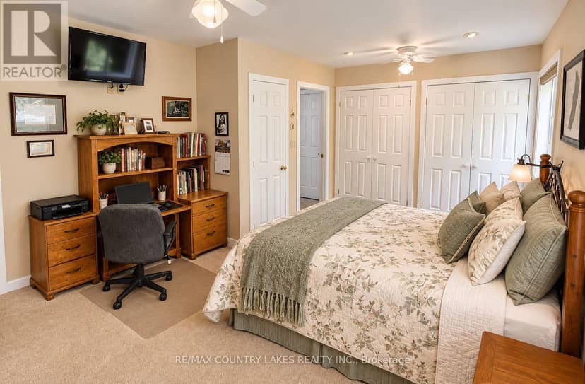 27 Hillcrest Avenue — photo 20 of 40