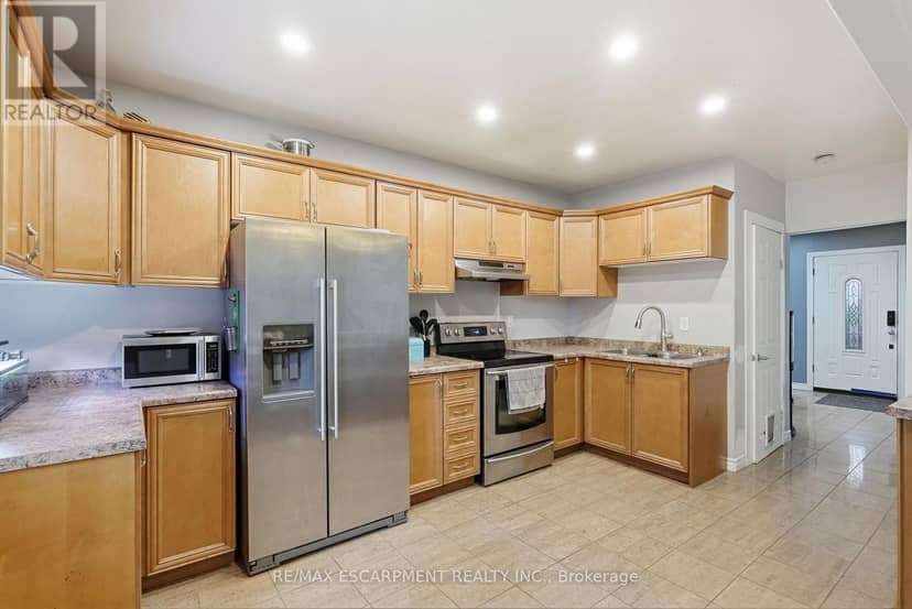 32 Oak Avenue — photo 15 of 40
