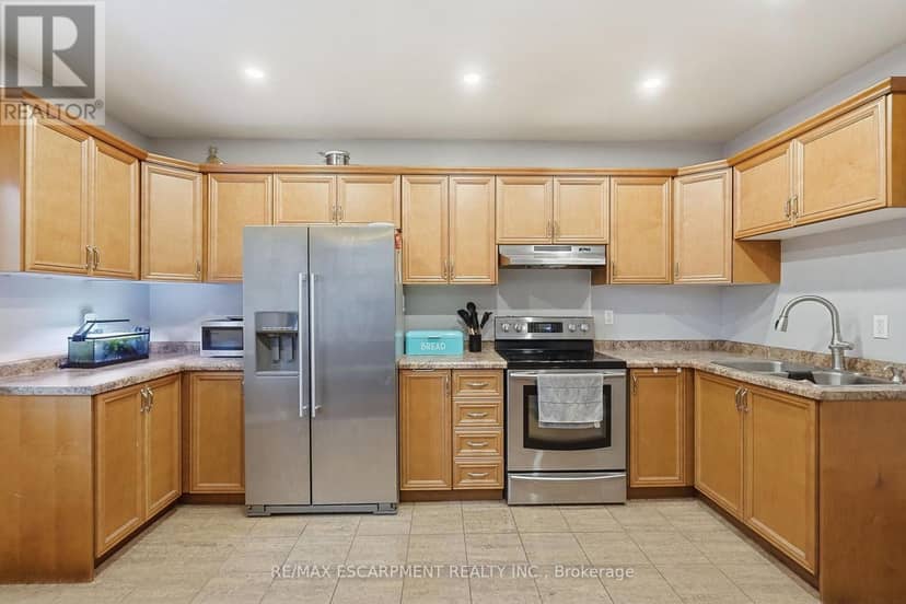 32 Oak Avenue — photo 16 of 40