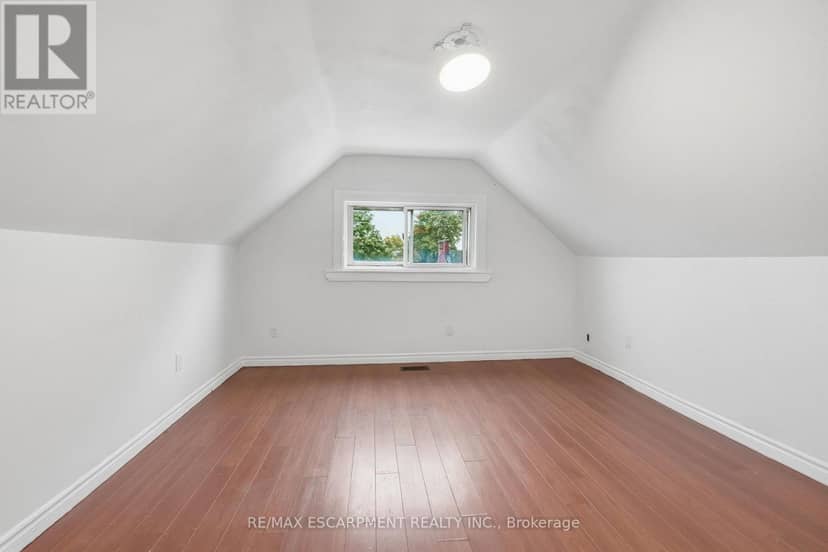 32 Oak Avenue — photo 30 of 40