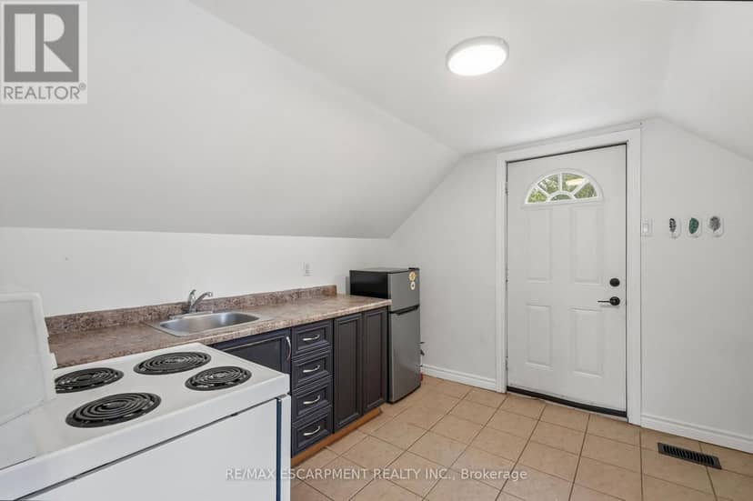 32 Oak Avenue — photo 33 of 40