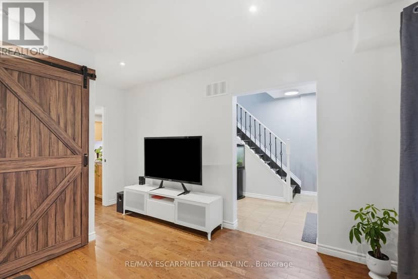 32 Oak Avenue, Hamilton, photo 8
