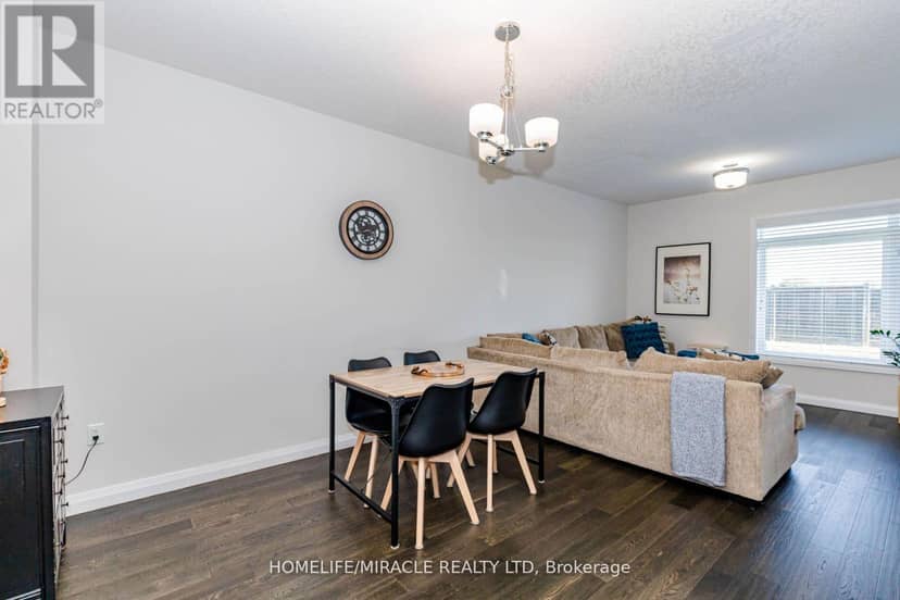 19 - 35 Midhurst Heights — photo 11 of 40