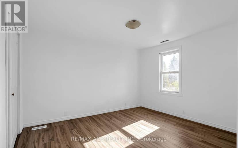 1606 Pitt Street — photo 15 of 28