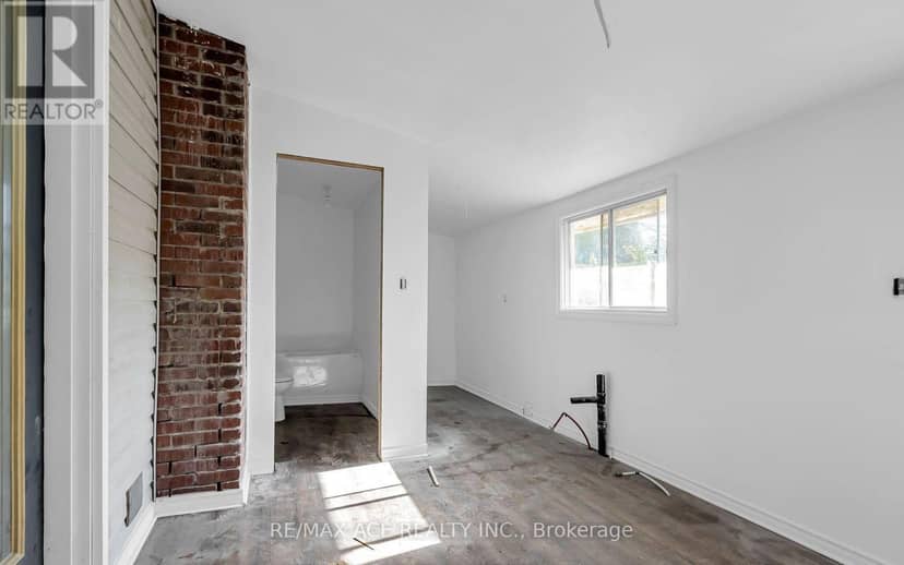 1606 Pitt Street — photo 18 of 28