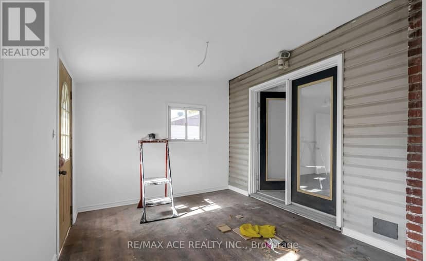 1606 Pitt Street — photo 21 of 28