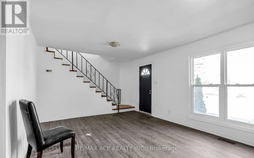1606 Pitt Street, Cornwall, photo 4