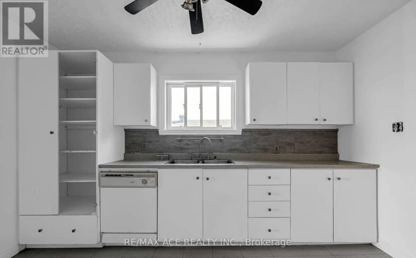 1606 Pitt Street, Cornwall, photo 7