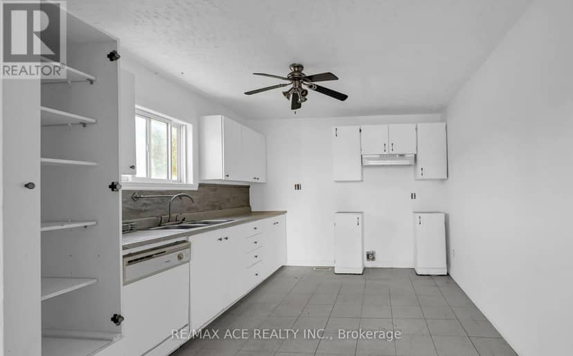 1606 Pitt Street, Cornwall, photo 8
