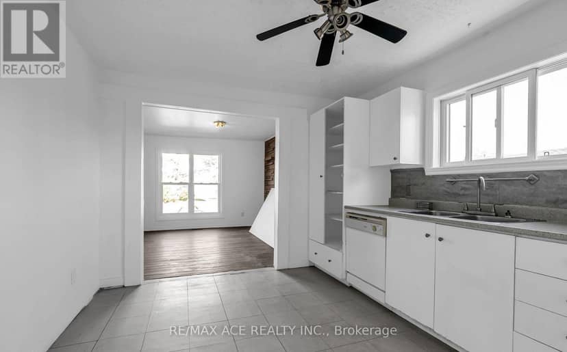 1606 Pitt Street — photo 9 of 28
