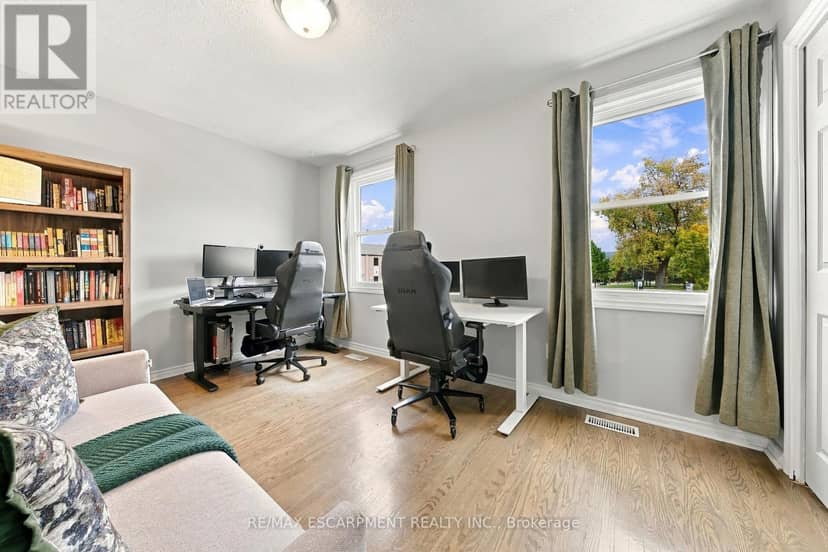 429 Limeridge Road W — photo 12 of 21