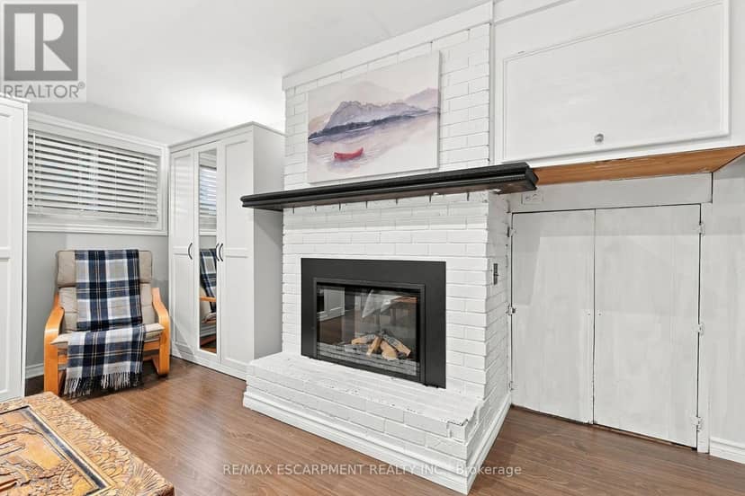 429 Limeridge Road W — photo 14 of 21