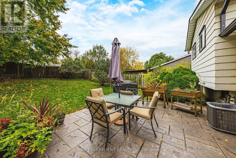 429 Limeridge Road W — photo 17 of 21