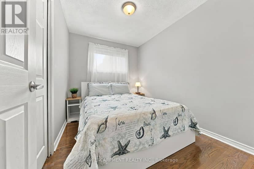 429 Limeridge Road W — photo 9 of 21