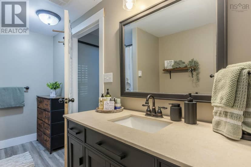 66 Warwick Street — photo 21 of 40