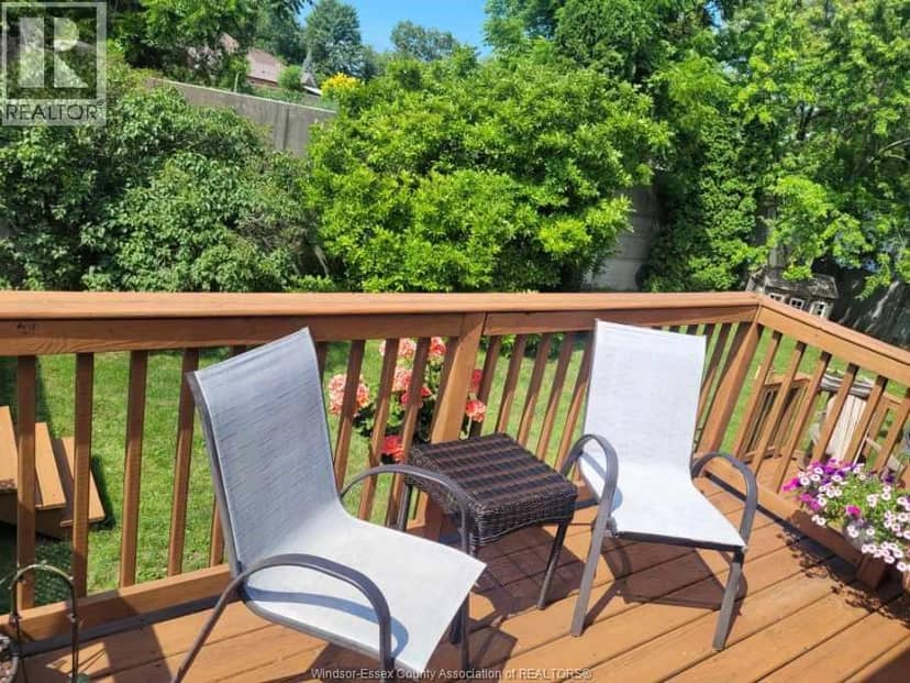 1610 Chornoby CRESCENT — photo 34 of 40