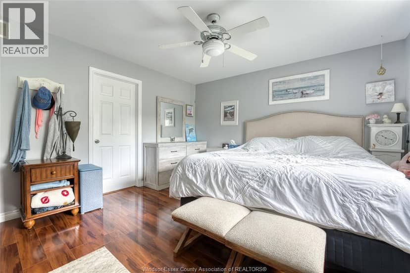 1610 Chornoby CRESCENT — photo 12 of 40