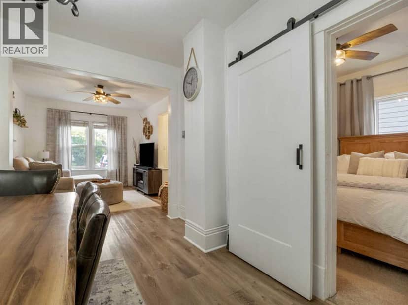 925 9 Street S — photo 14 of 40