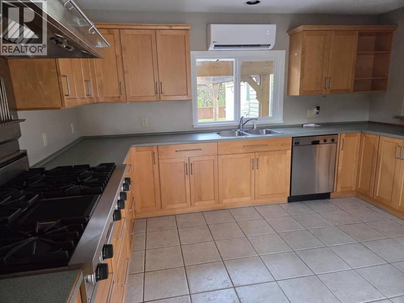 121 S Seventh Avenue, Williams Lake, photo 3