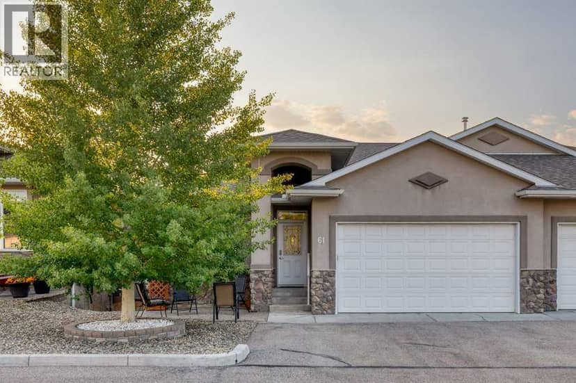 61 River Heights View, Cochrane, photo 2