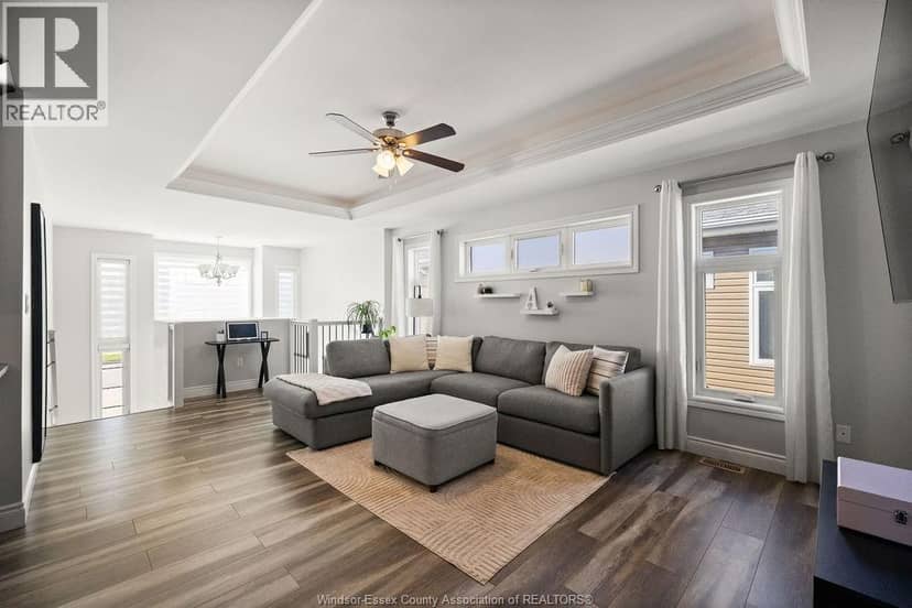 67 Hazel Crescent, Kingsville, photo 2