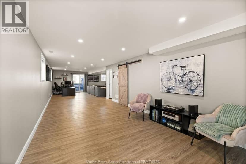 67 Hazel Crescent — photo 16 of 28