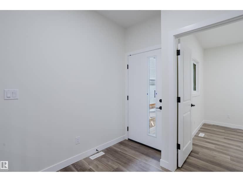 432 27 ST SW, Edmonton, photo 2
