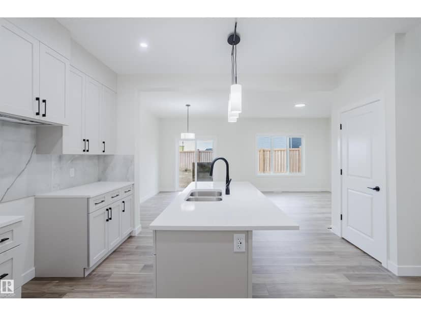 432 27 ST SW — photo 14 of 39
