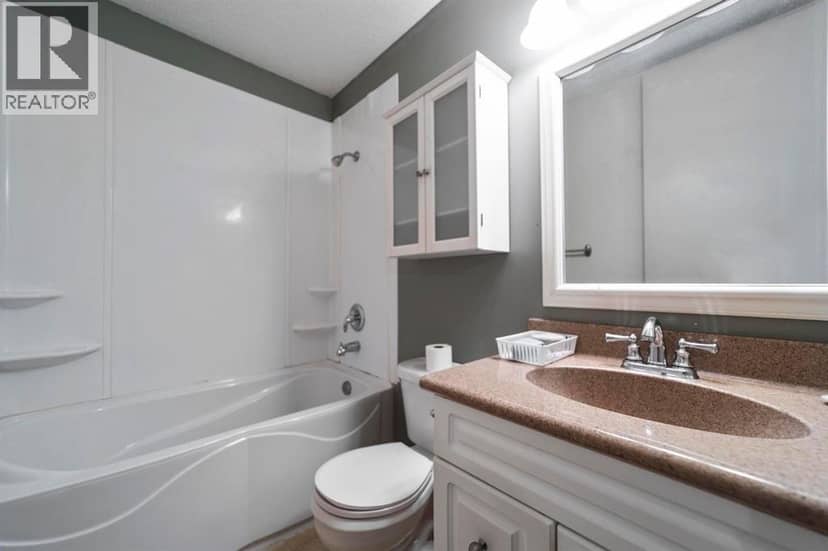 4411 66 Street — photo 16 of 26
